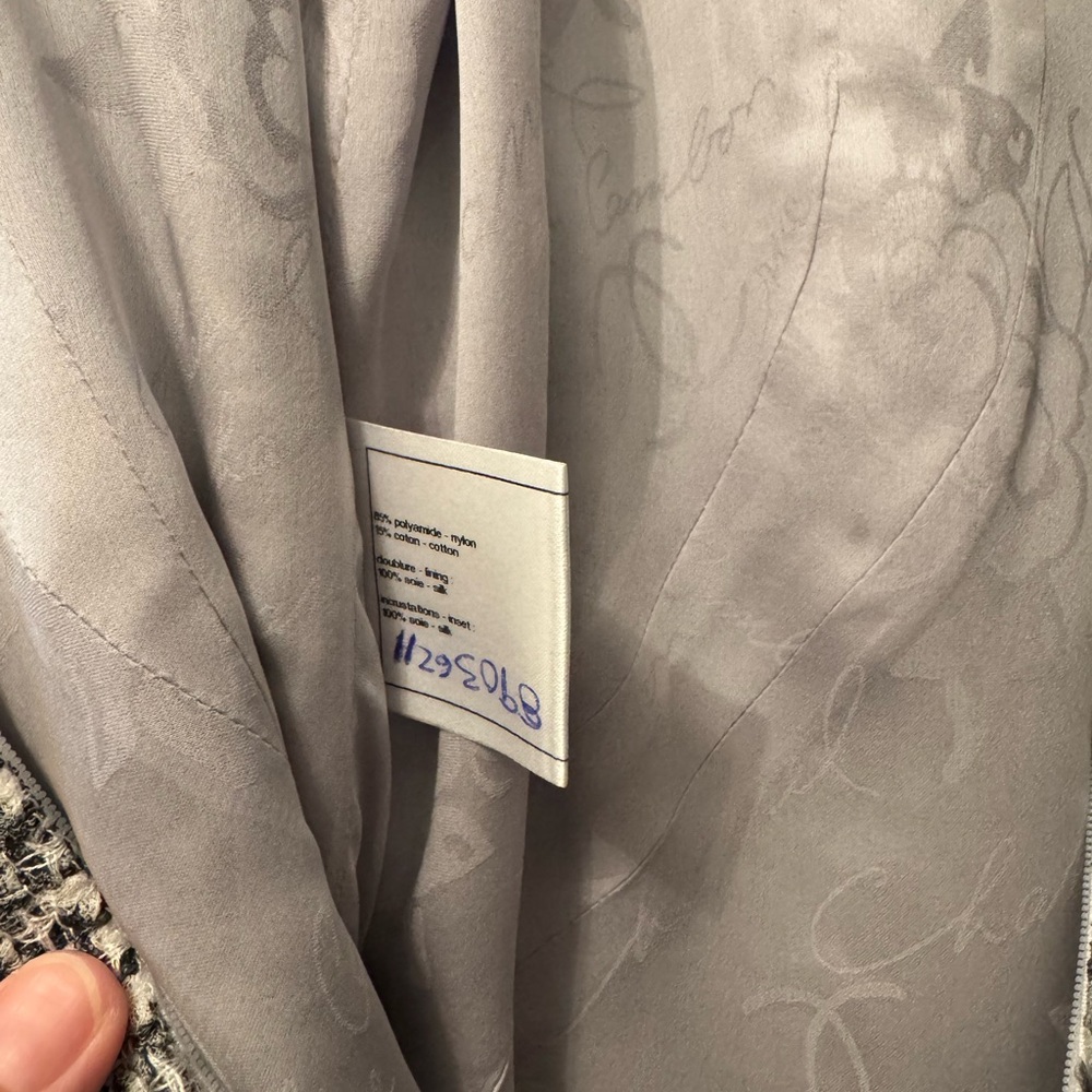 Authentic! Chanel 2013 Black and White Tweed Dress - Picture 8 of 10